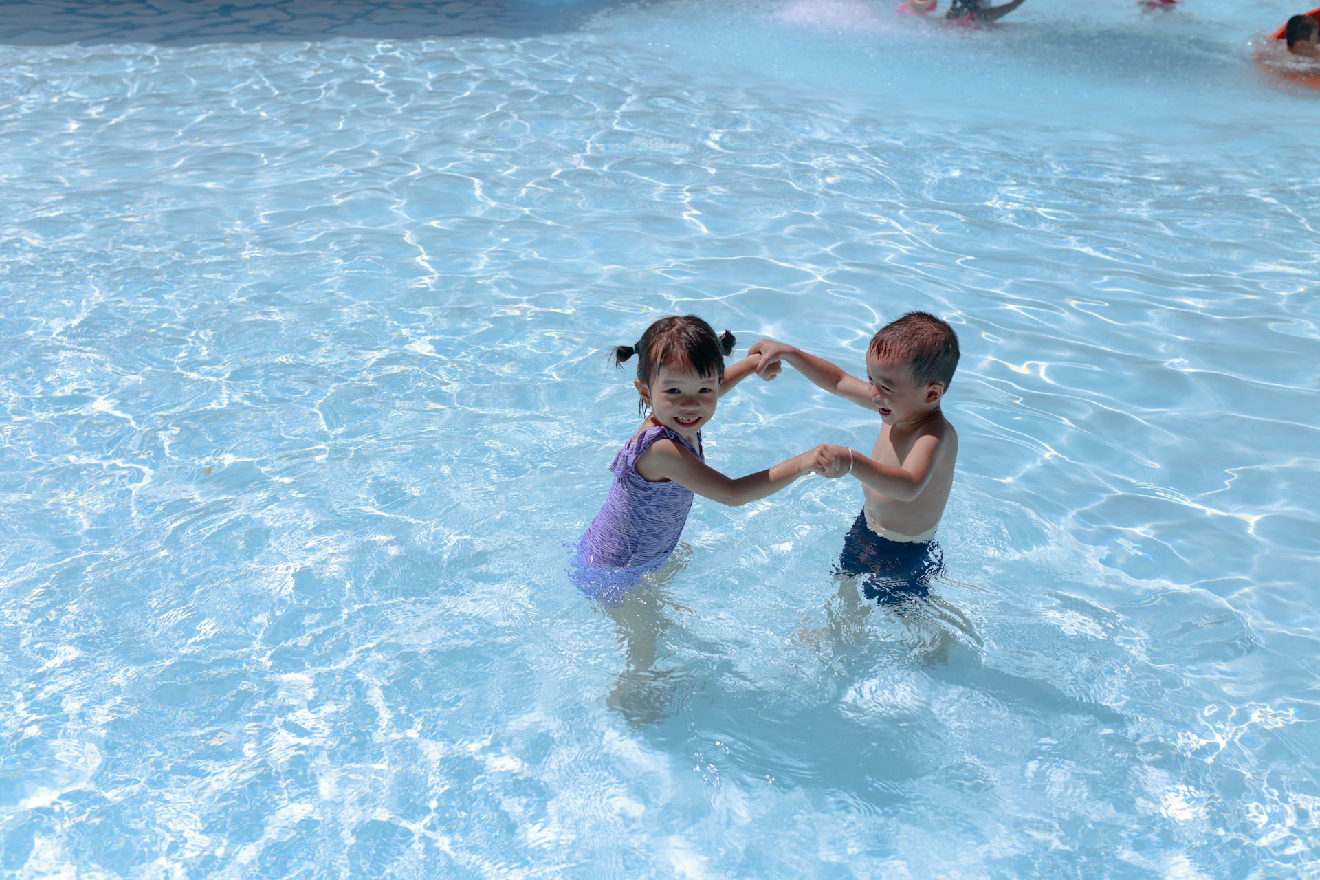 Warum Kinder regelmäßig schwimmen sollten